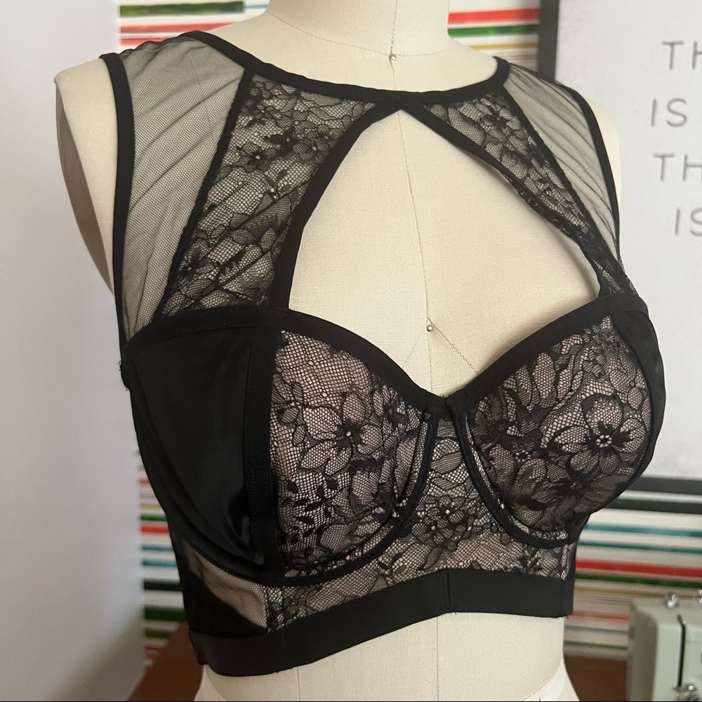 Victoria's Secret Very Sexy Lined Balconet Bustier - Picture 2 of 7